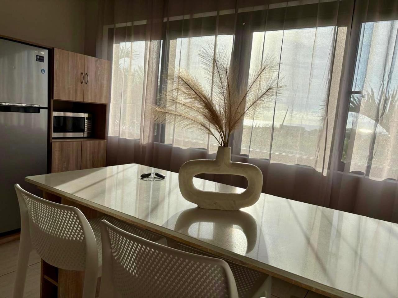 Stunning 3-Bedroom Apartment With Private Rooftop Terrace & Gorgeous Pool Flic-en-Flacq Esterno foto